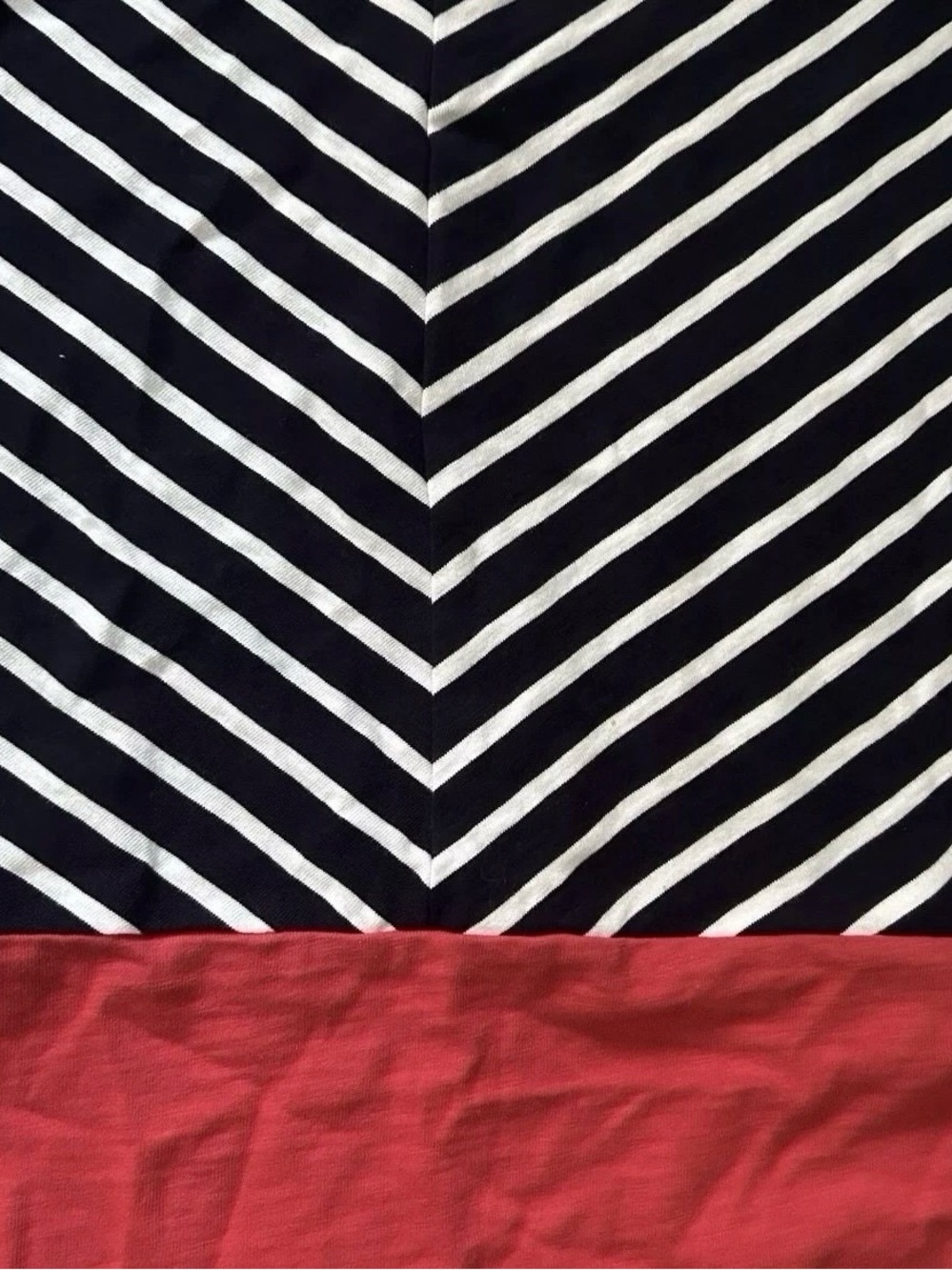 Women’s Hatley Cheveron Wore And Navy Striped Dress With Red Bottom Size Medium - Picture 3 of 4